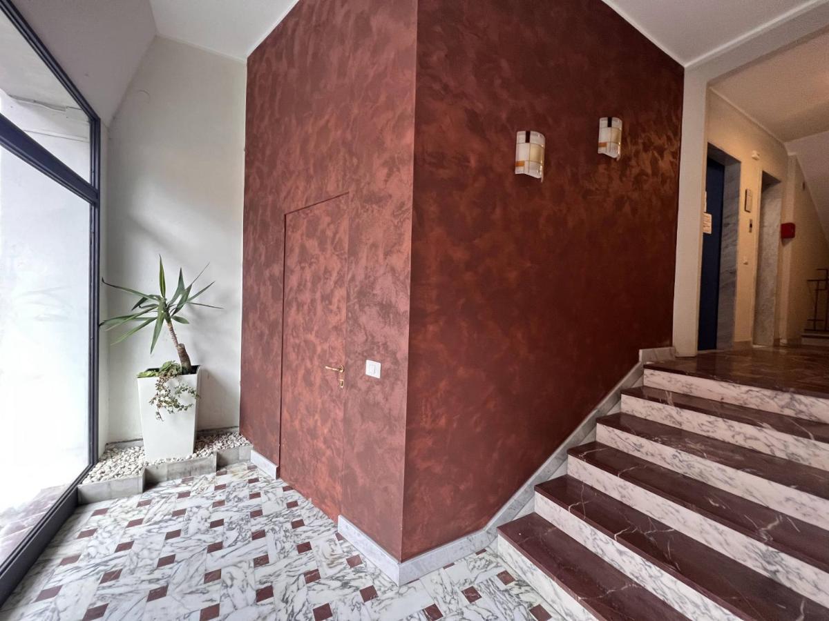 Val Di Sole 19-Iii Piano- Vista Mare- Vista Collina-Wifi 100Mg-Aria Condizionata In Tutte Le Stanze -L'Appartamento E' Stato Completamente Rinnovato Nel 2023 Rapallo Luaran gambar